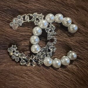 Designer Inspired Chic Pearl and Crystal Brooch Stamped Metal Base